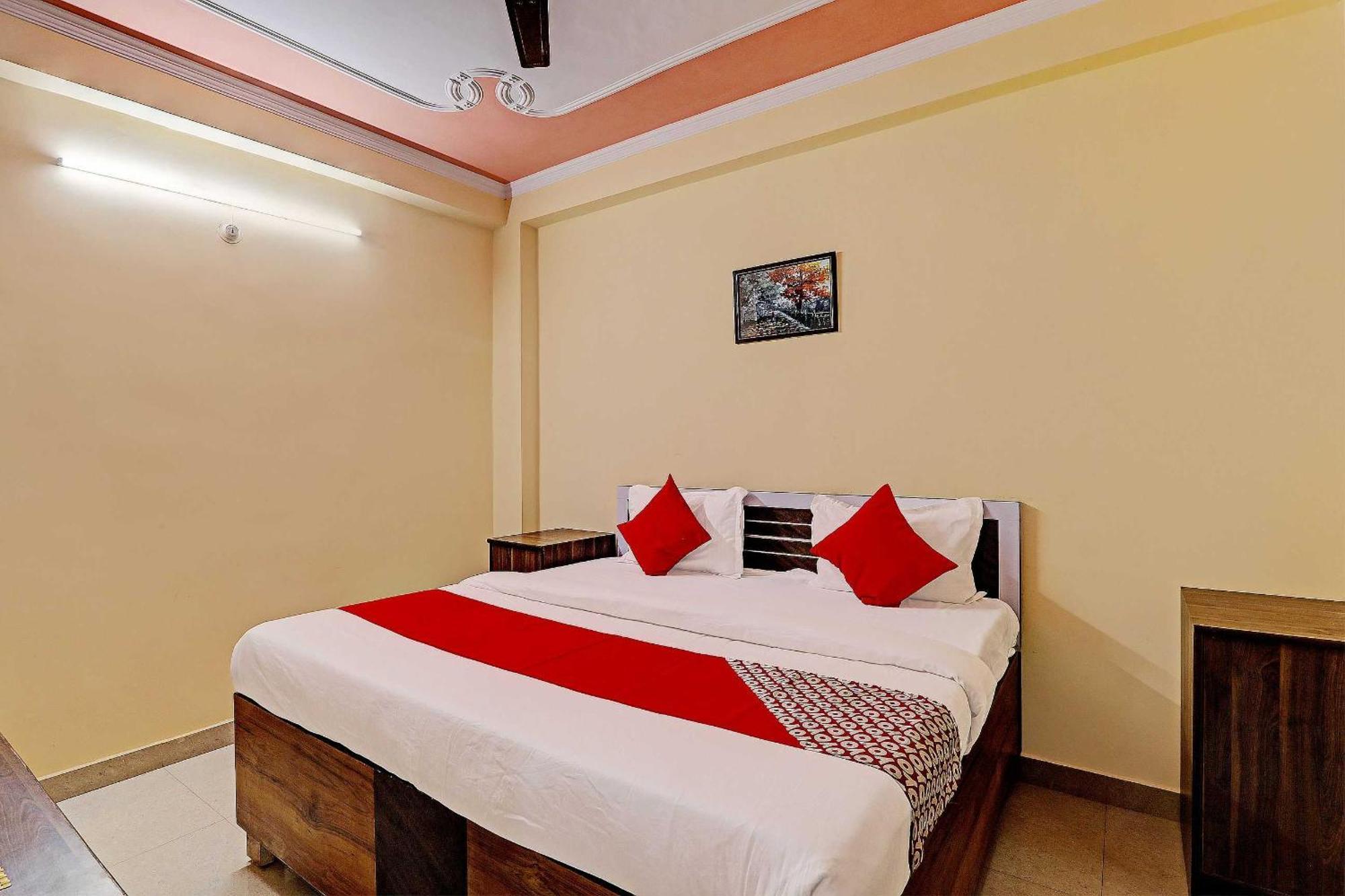 Super Hotel O Fort Inn Lucknow Buitenkant foto